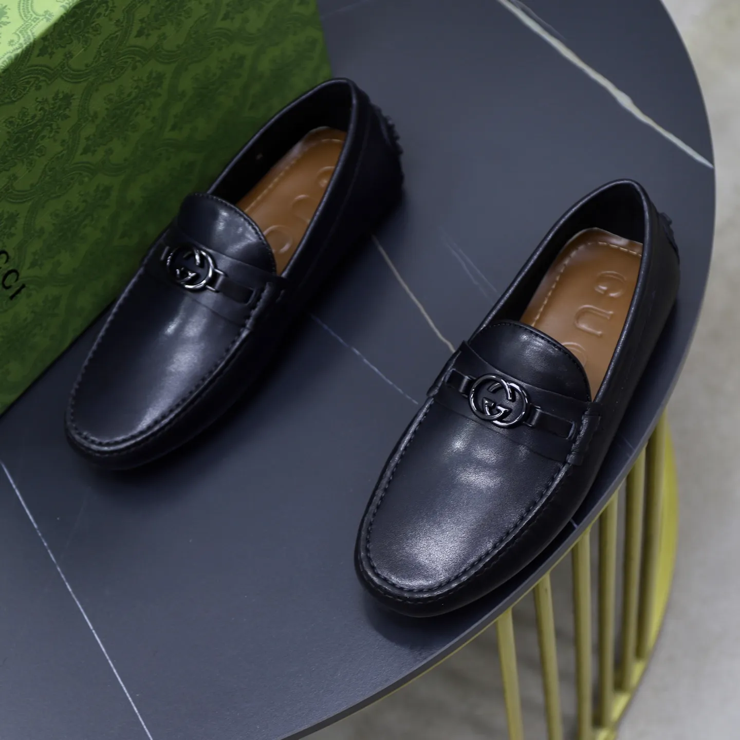 Ex-factory price: 460💰[GUCCI] Gucci ⚠️High-end men’s driving and pedal series ⚠️38-44 (customized for 45) ⚠️All original cowhide leather! Thick and soft! Made entirely of calfskin lining! Rubber sheet anti-slip beanie sole! Three-dimensional package technology! Fashionable and classic! Handicrafts! Original high quality! Feel free to compare!